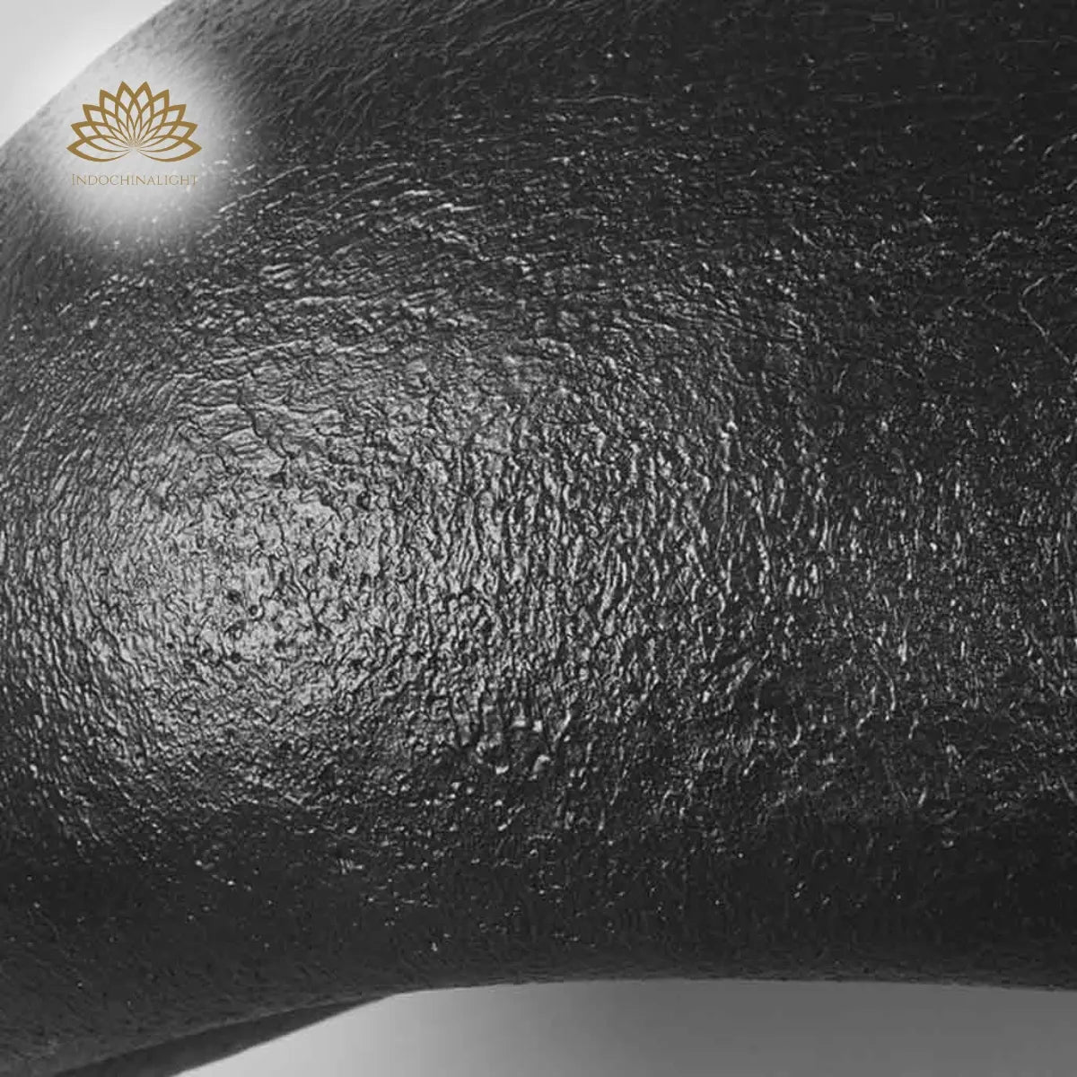 close-up-view-of-amik-wabi-sabi-black-resin-pendant-light