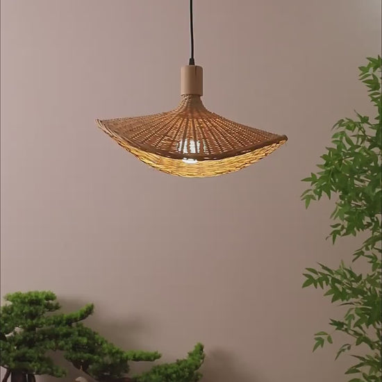 Video Showcase Lighting Effect of Ellie Straw Hat 3 Rattan Pendant Light