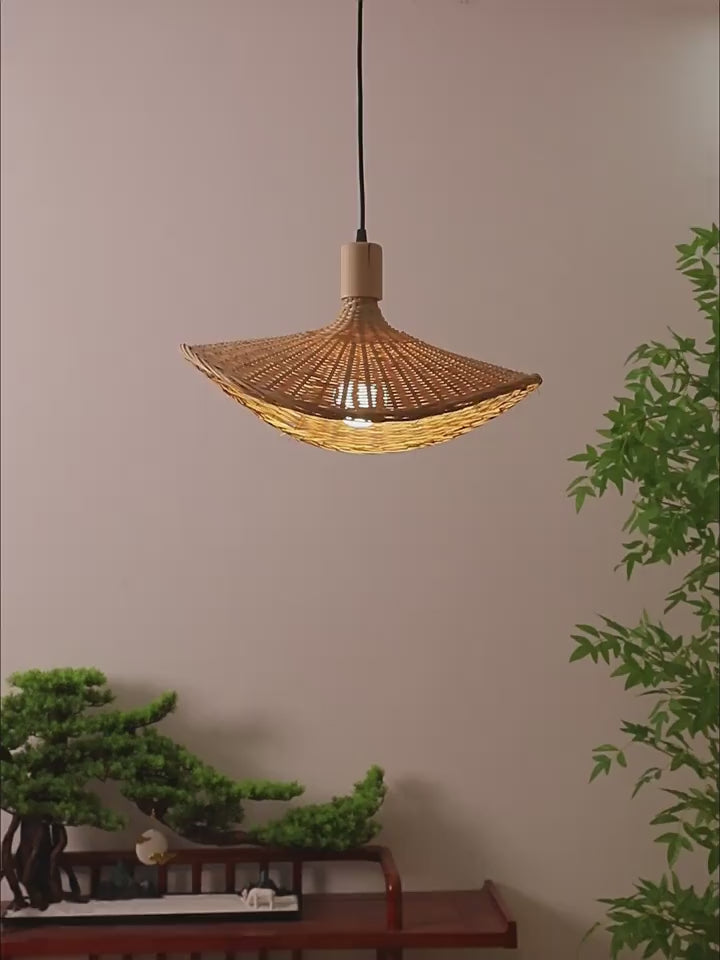 Video Showcase Lighting Effect of Ellie Straw Hat 3 Rattan Pendant Light